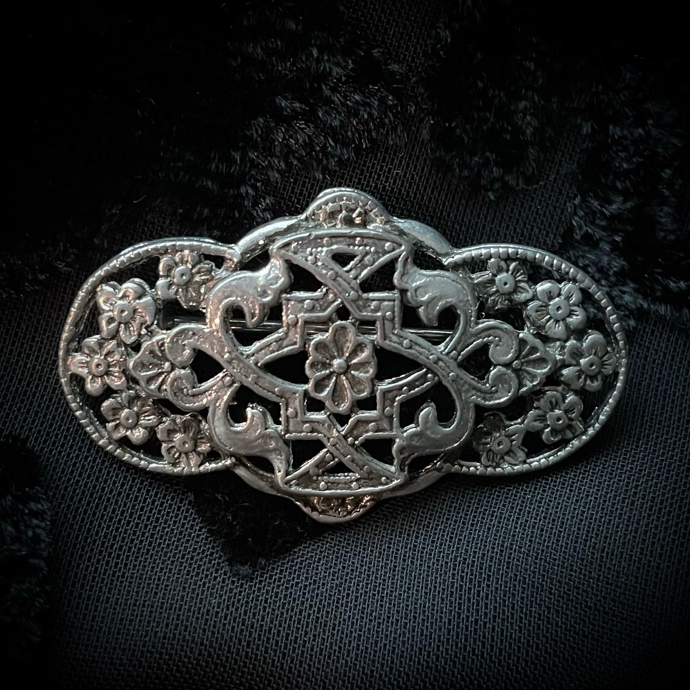 Victorian Edwardian Floral Filigree Silver Brooch
